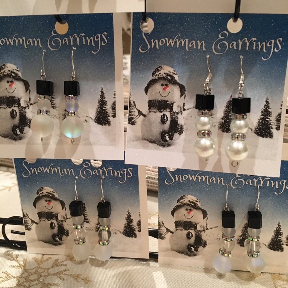 Snowman ☃️ Earrings - Picture 4 of 7